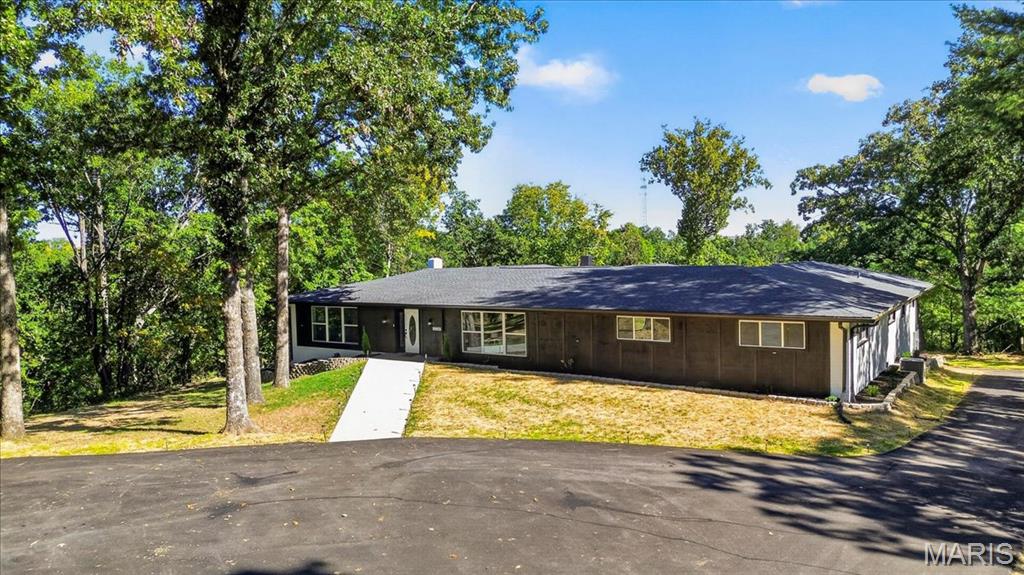 5030 Brook Drive Property Photo 1