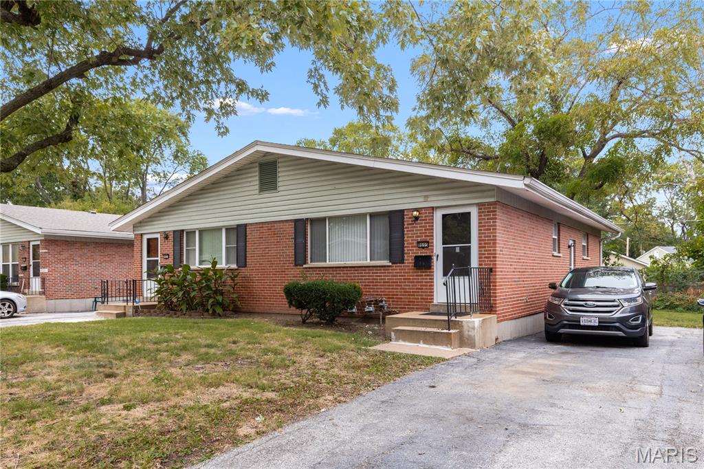 6267 N Hanley Road Property Photo 1