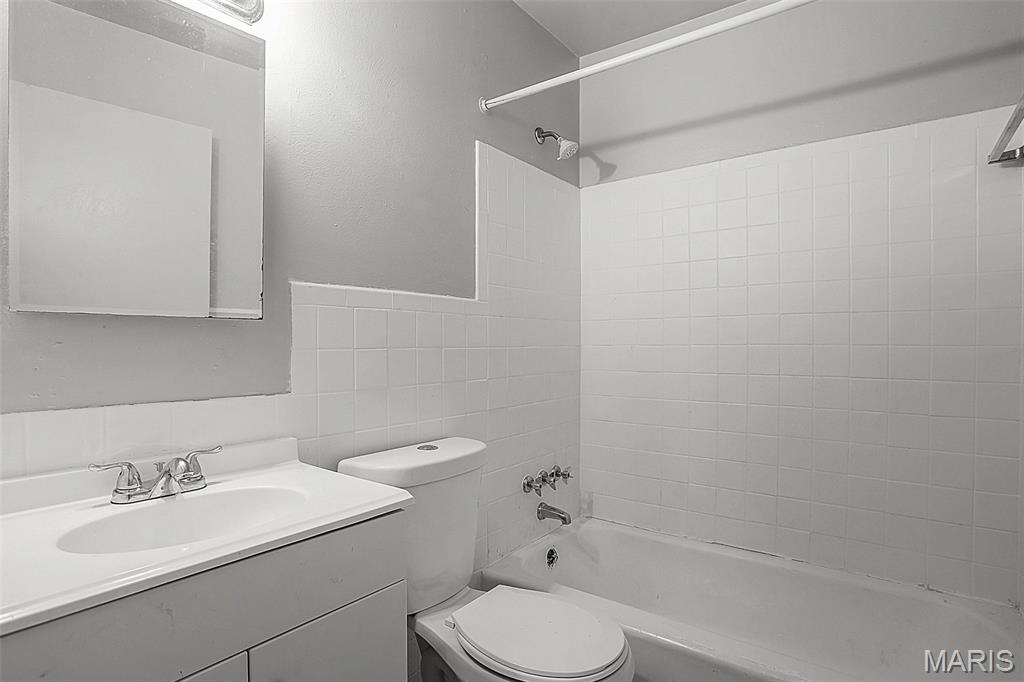 6267 N Hanley Road Property Photo 31