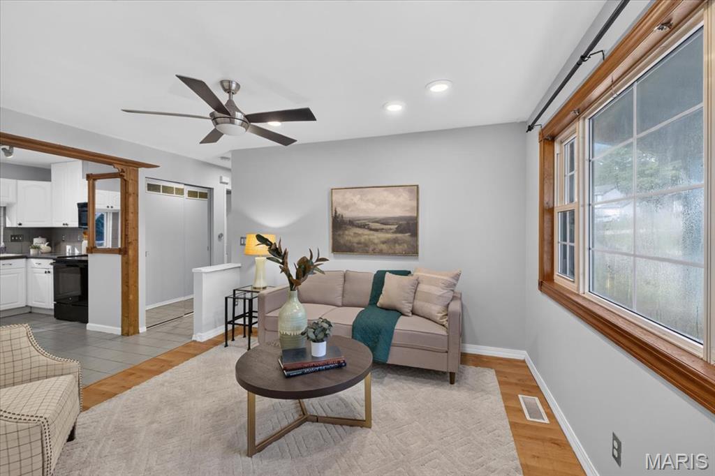 5034 Country Valley Drive Property Photo 4