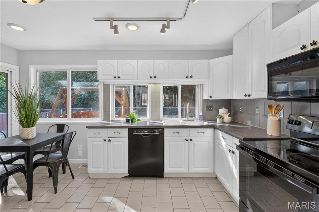 5034 Country Valley Drive Property Photo 7
