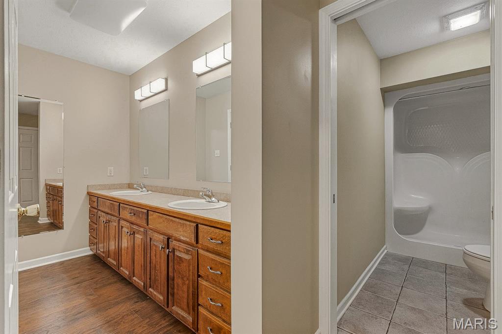 913 S Sutton Place Property Photo 23