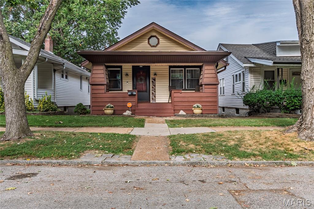 5047 Dewey Avenue Property Photo 1