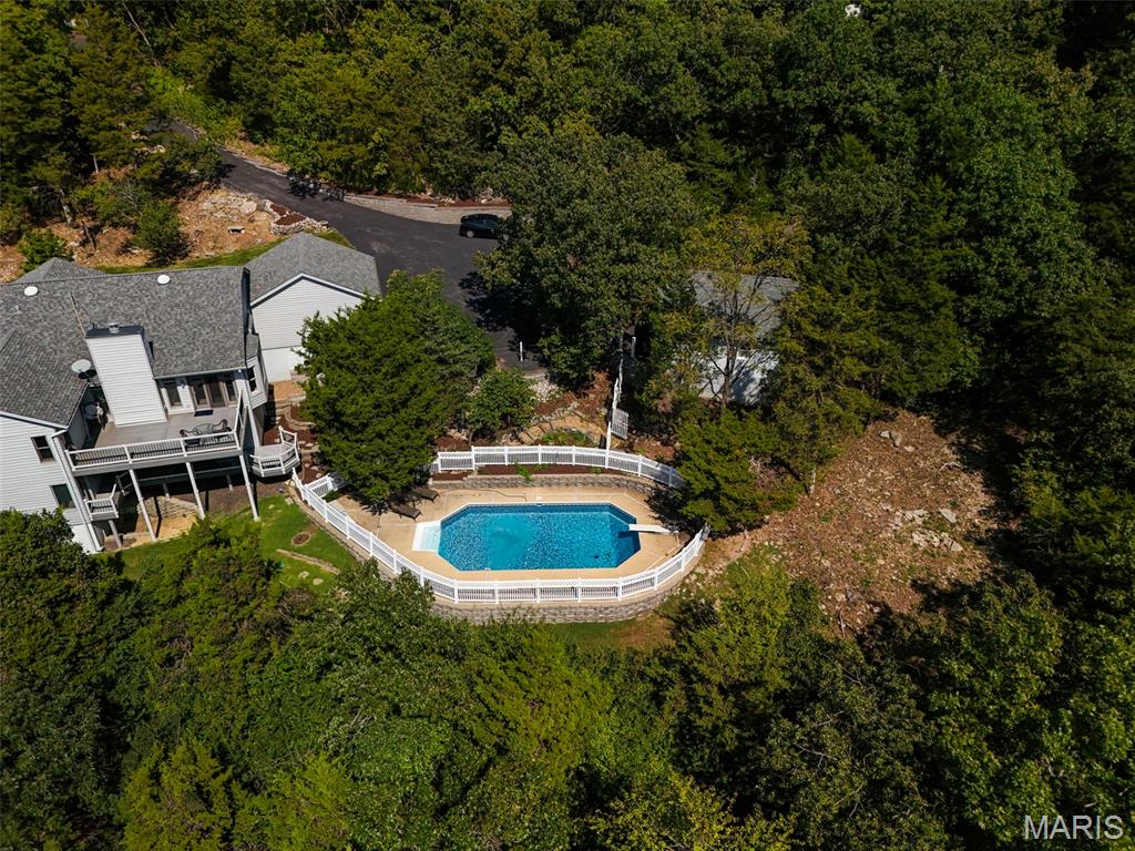 2 Rockwood Forest Glen Property Photo 5