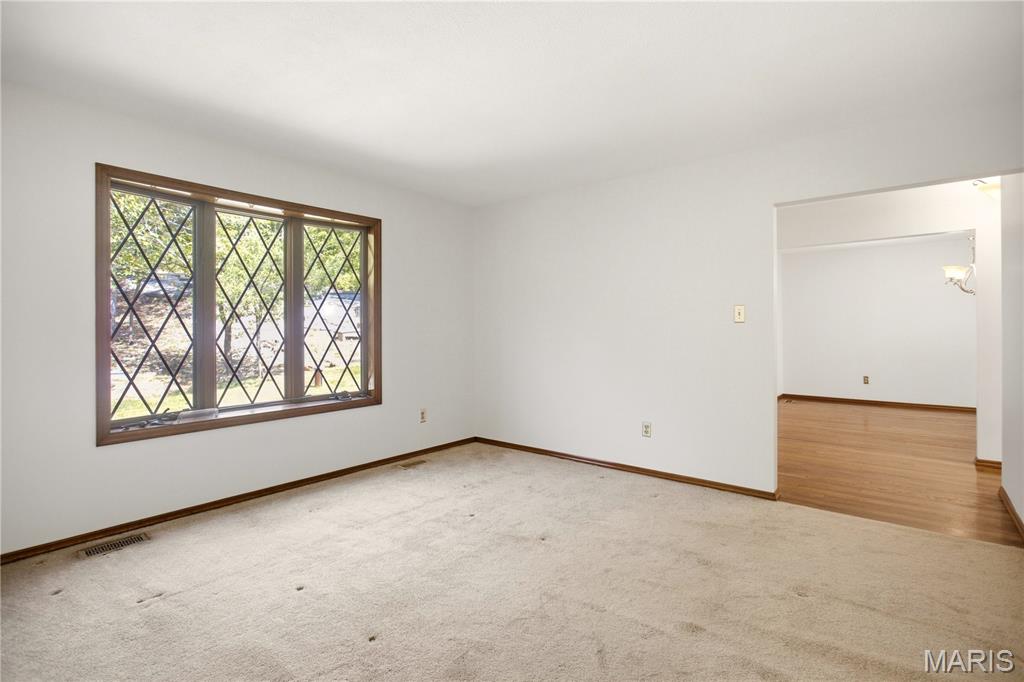 2 Rockwood Forest Glen Property Photo 10