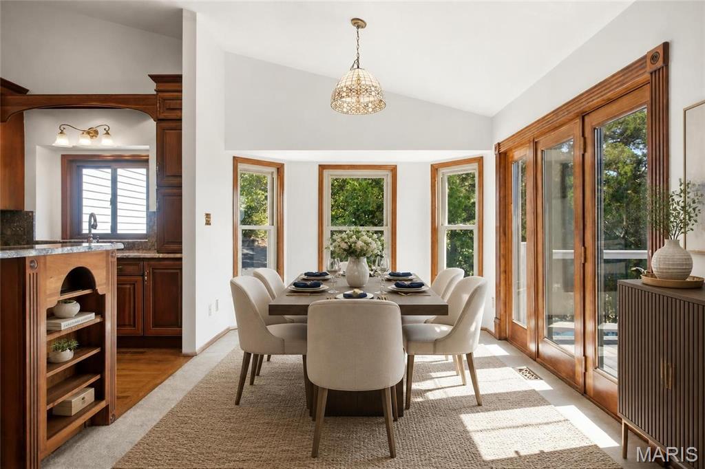 2 Rockwood Forest Glen Property Photo 18
