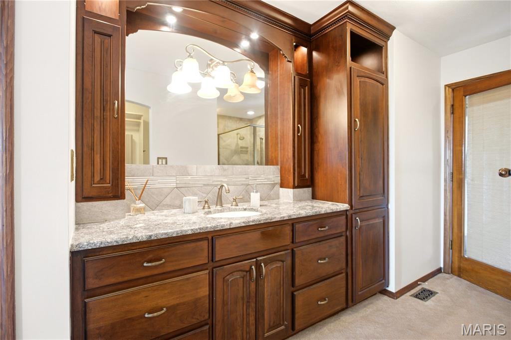 2 Rockwood Forest Glen Property Photo 28