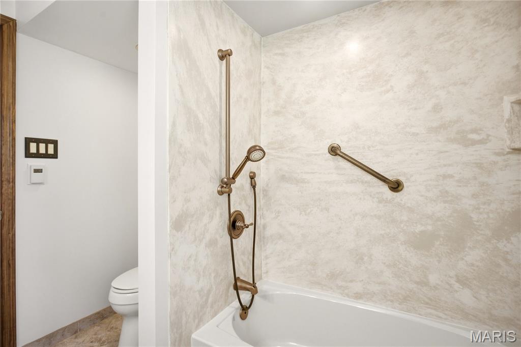 2 Rockwood Forest Glen Property Photo 39