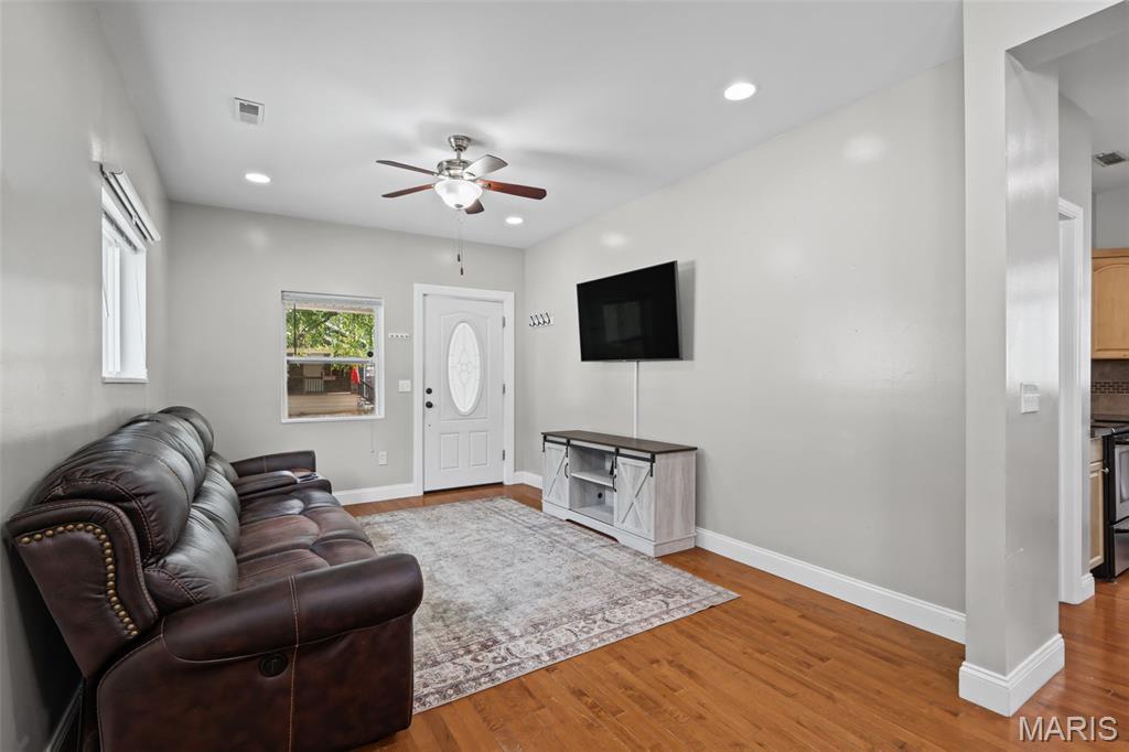 4725 Hummel Avenue Property Photo 7