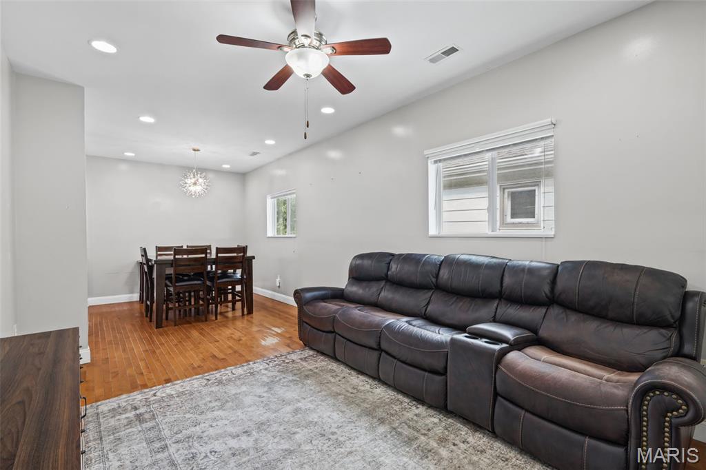 4725 Hummel Avenue Property Photo 8