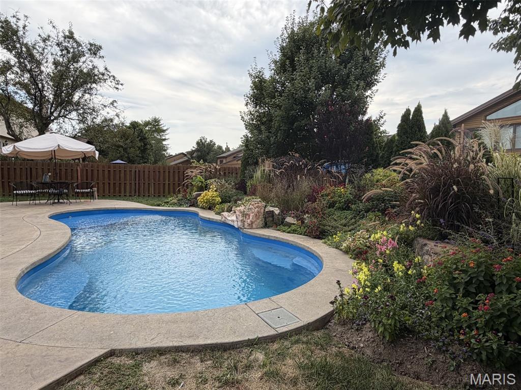733 Cedar Glen Drive Property Photo 4