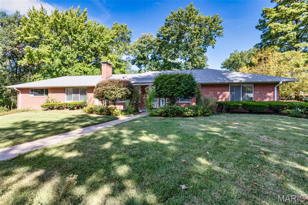 2 Creekside Lane