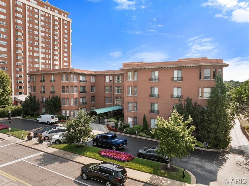 750 S Hanley Road 470