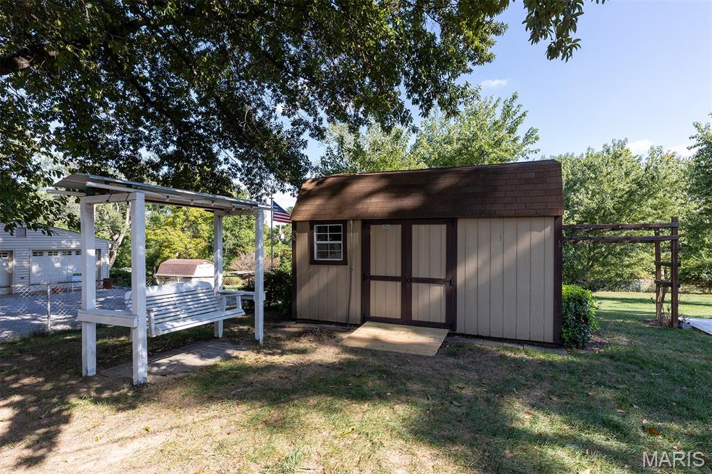 246 Howard Drive Property Photo 7