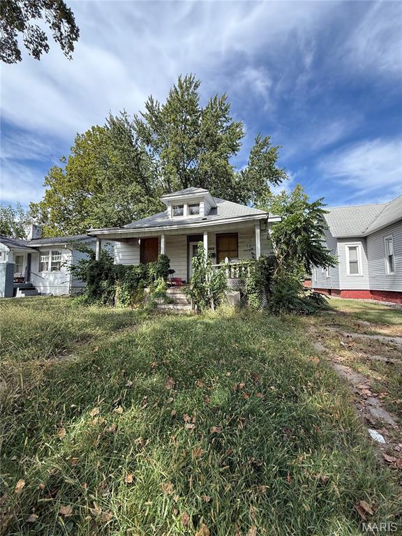 1096 W Green