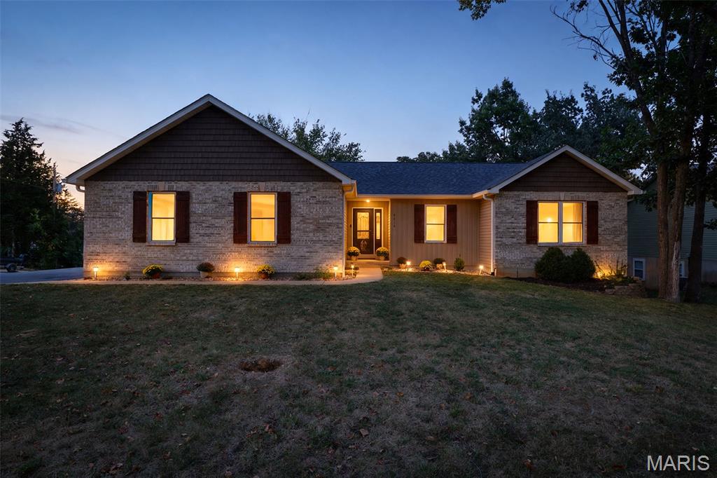 9814 Ridgecrest Drive Property Photo 1