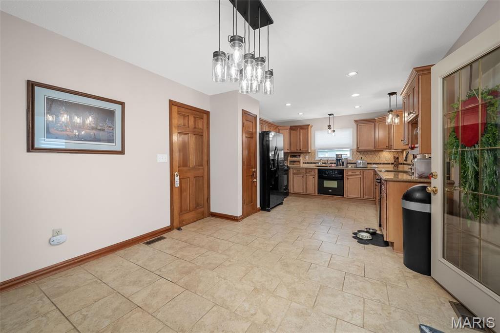 355 Birmingham Drive Property Photo 11