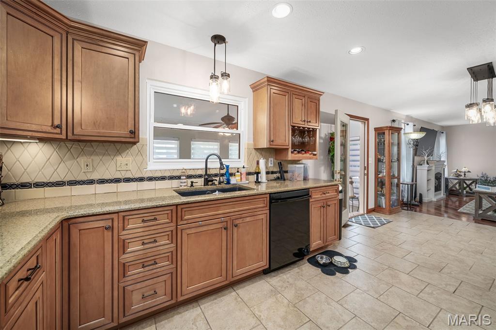 355 Birmingham Drive Property Photo 15