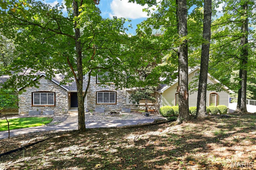 161 Stuart Lane Property Photo 3