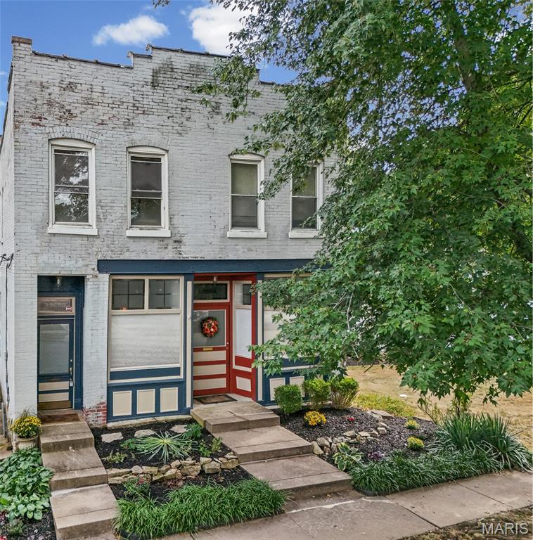 3368 Oxford Boulevard Property Photo 1