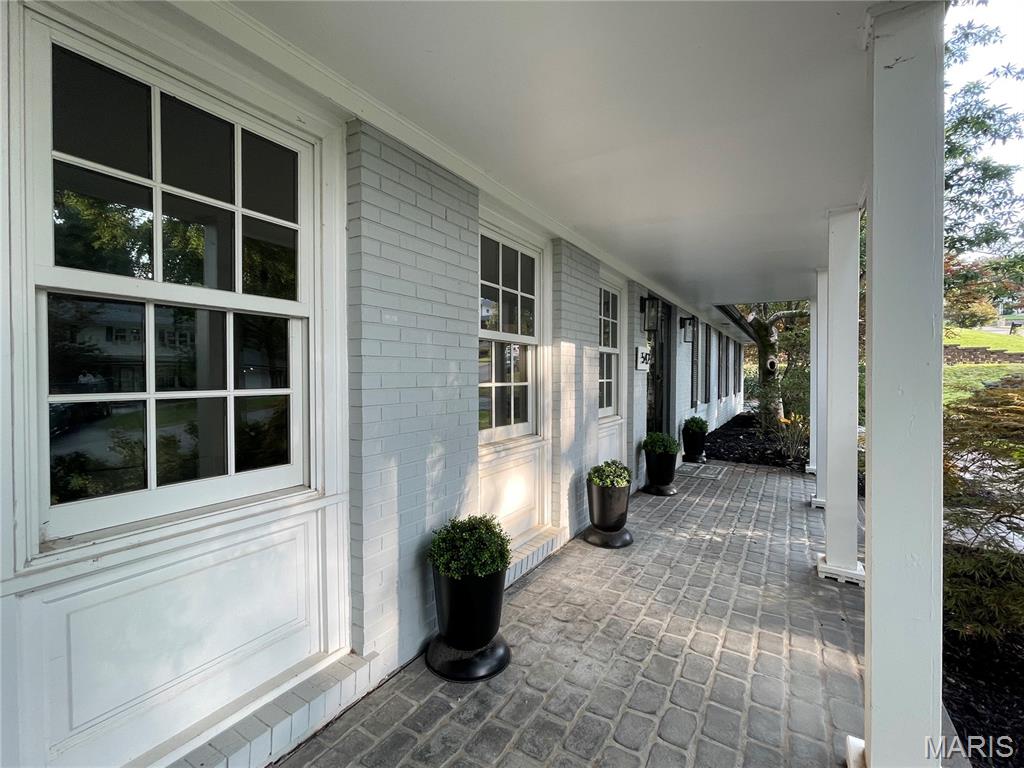 542 White Rose Lane Property Photo 3