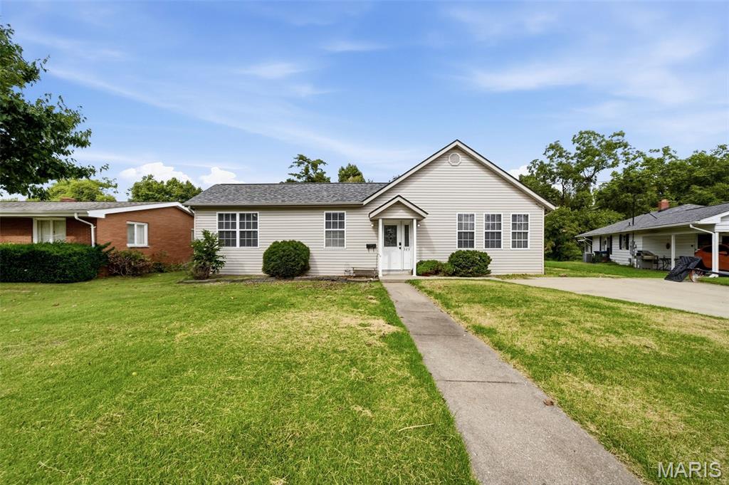 523 W Bottom Avenue Property Photo 2