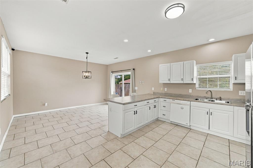 523 W Bottom Avenue Property Photo 8