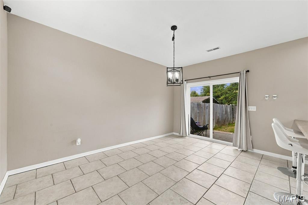 523 W Bottom Avenue Property Photo 16