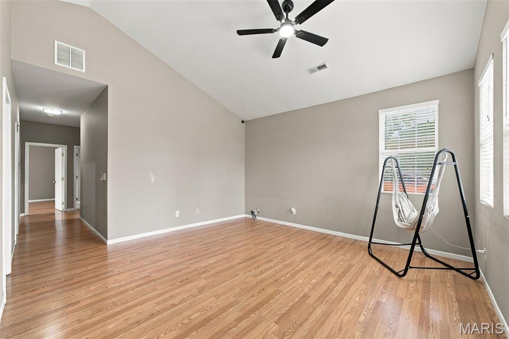 523 W Bottom Avenue Property Photo 17