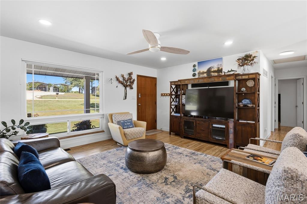 26063075 Property Photo 16