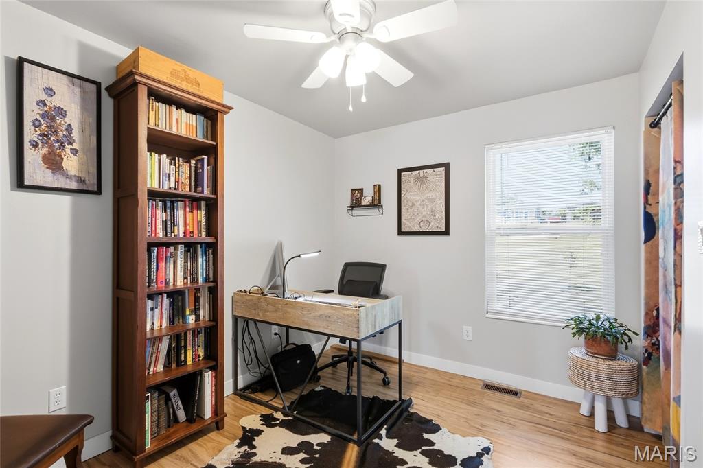 26063075 Property Photo 28
