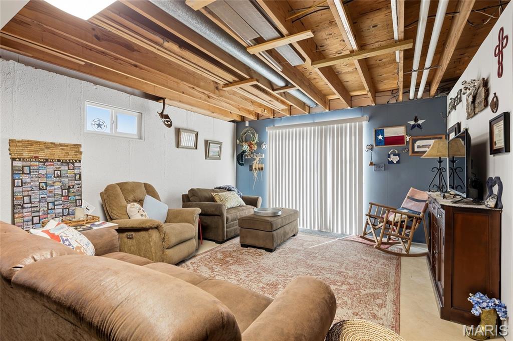 26063075 Property Photo 34