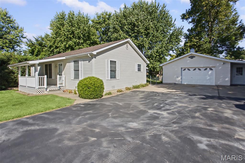 523 Brown Street Property Photo 1
