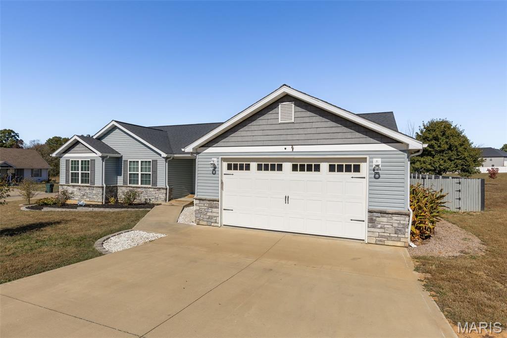 212 Redbud Drive Property Photo 2