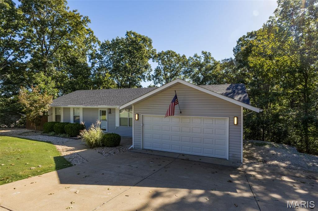 2160 Forest Lane Property Photo 4