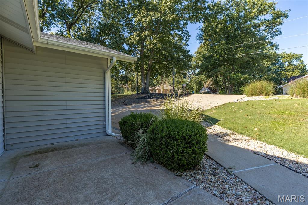 2160 Forest Lane Property Photo 8