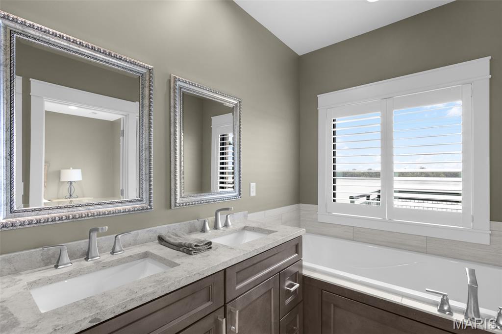 290 N Main Street Property Photo 19
