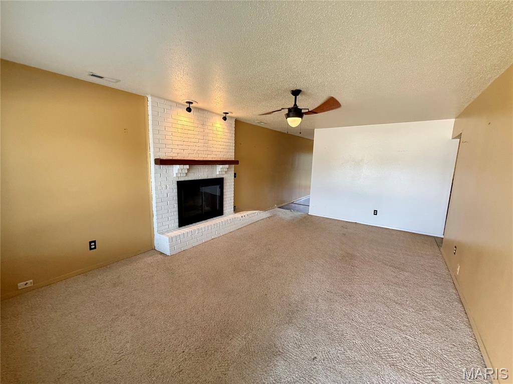 31 Twin Oaks Drive Property Photo 5