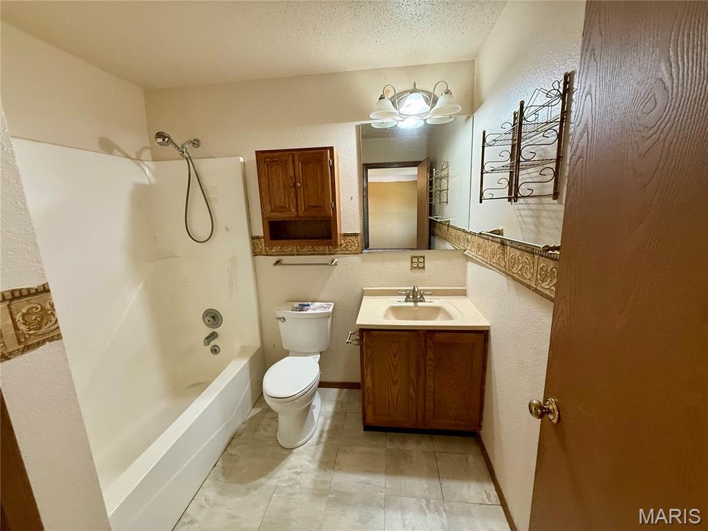 31 Twin Oaks Drive Property Photo 17