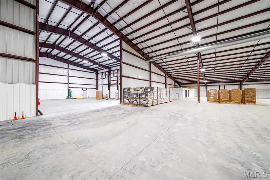 100 Industrial Drive Property Photo 16