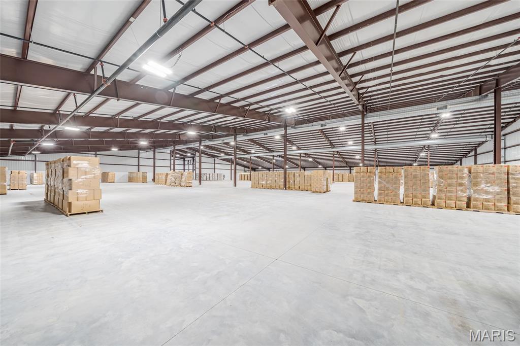 100 Industrial Drive Property Photo 25