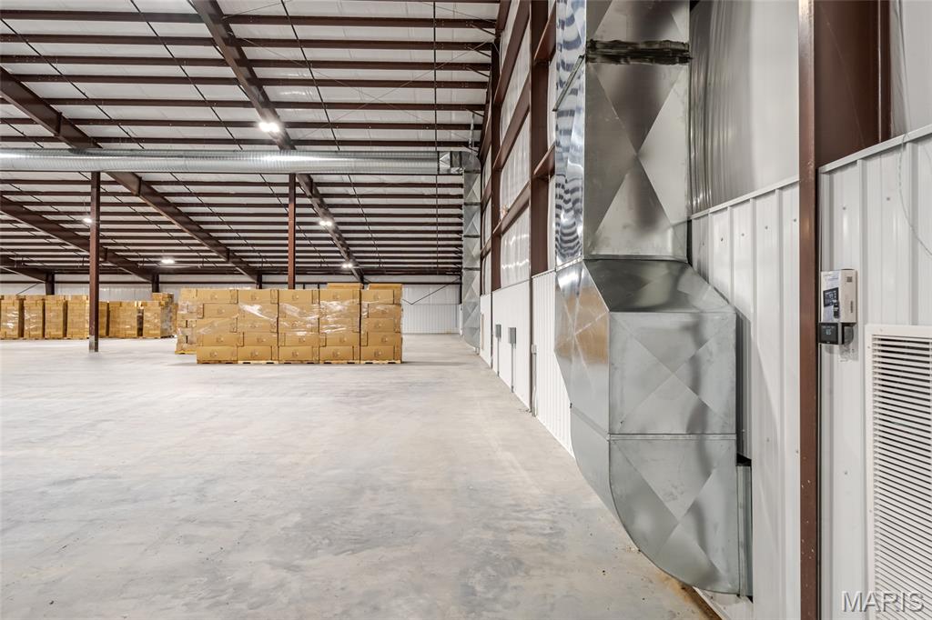 100 Industrial Drive Property Photo 26