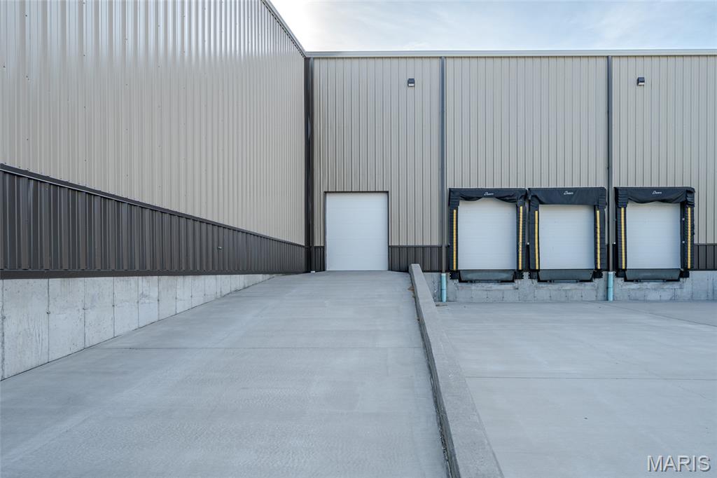 100 Industrial Drive Property Photo 32