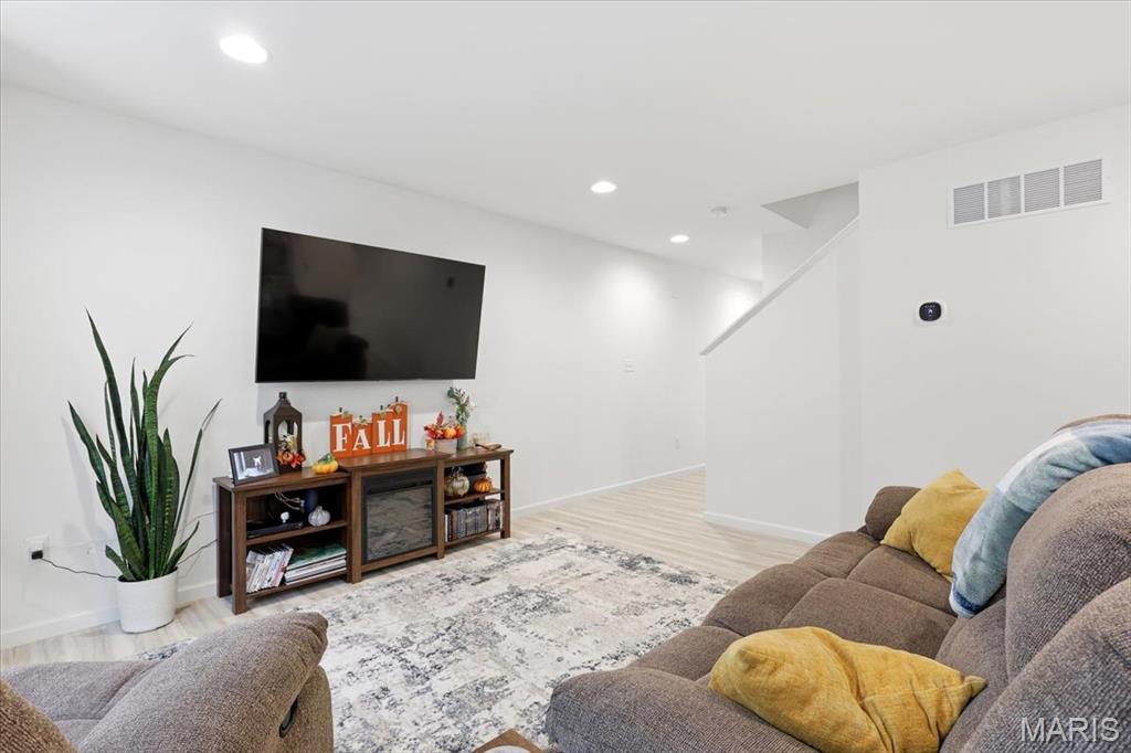 600 Summer Breeze Lane Property Photo 8