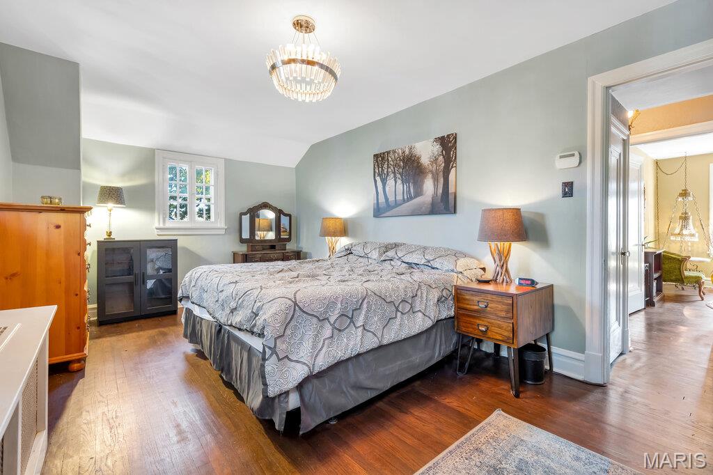 26063227 Property Photo 40