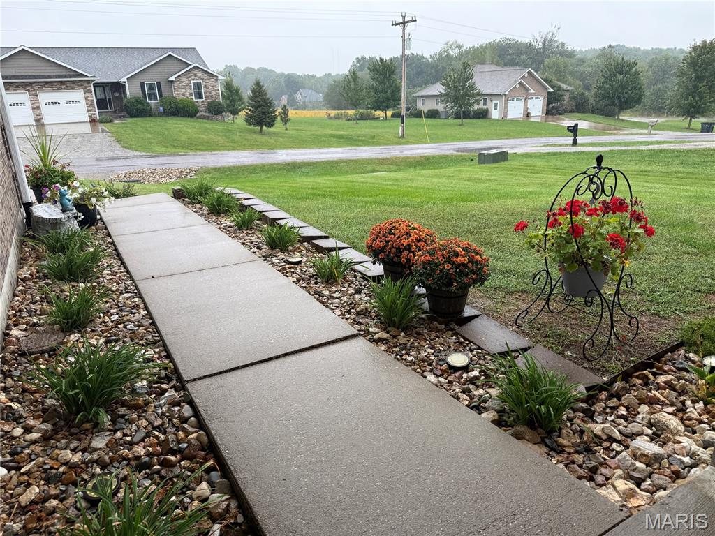 5752 Clear Creek Property Photo 2