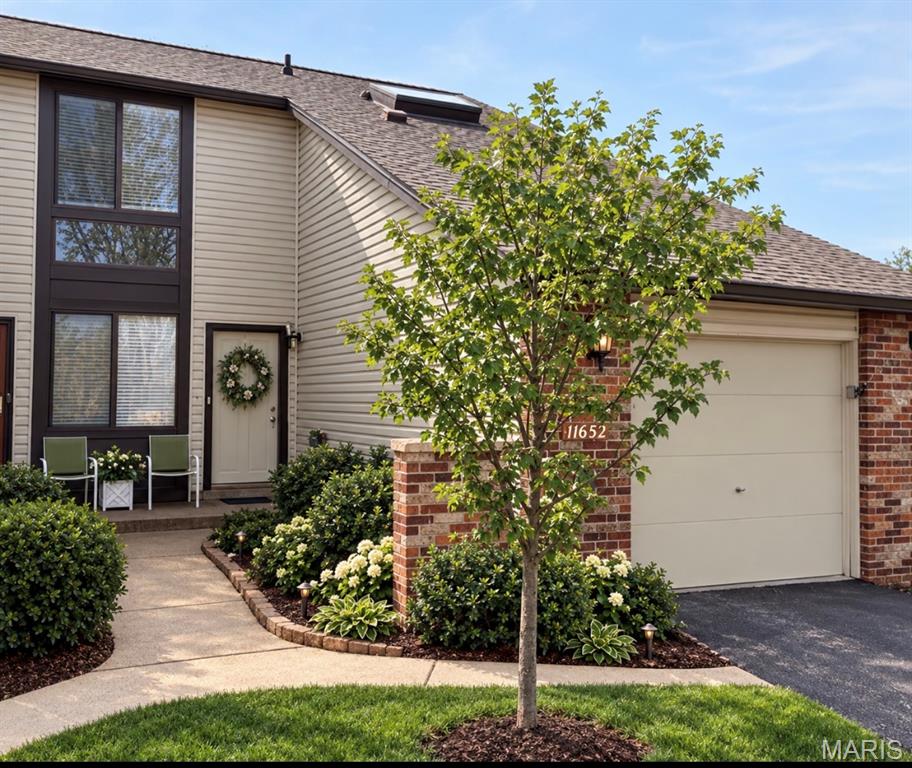 11652 Cedar Walk Drive Property Photo 1