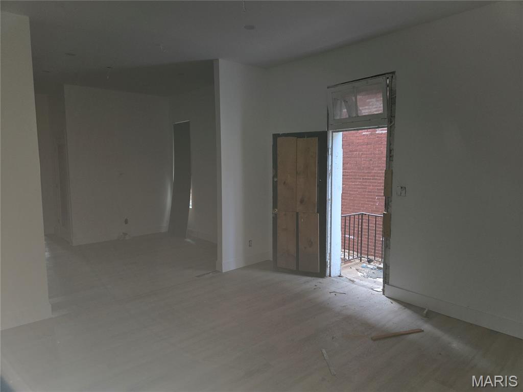 4452 S Compton Avenue Property Photo 3