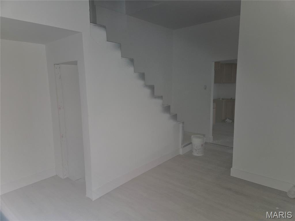 4452 S Compton Avenue Property Photo 4