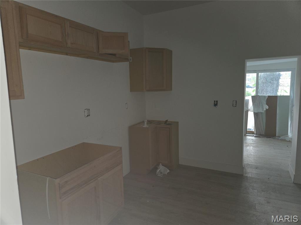 4452 S Compton Avenue Property Photo 6